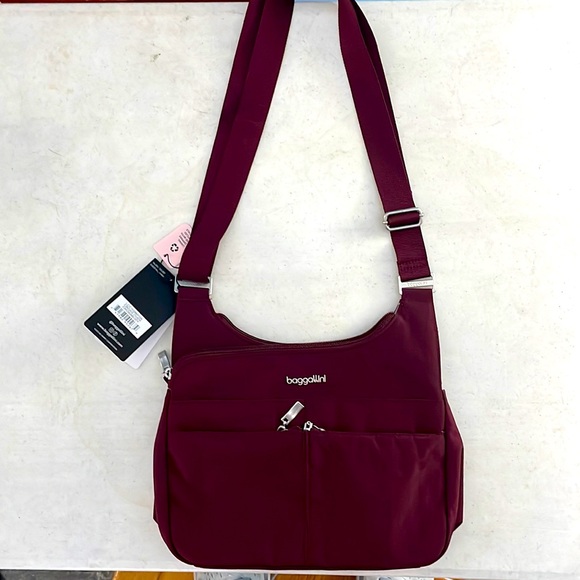Baggallini Handbags - Baggallini Cross Over Cross Body